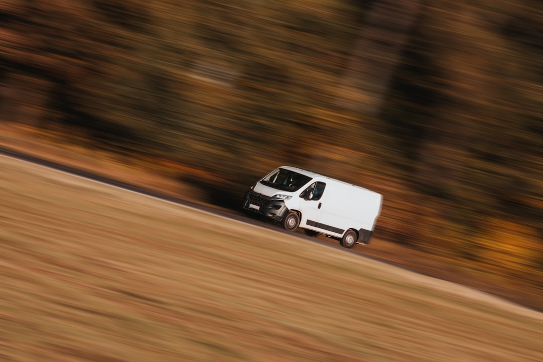 Schéma des trois catégories de capacité de transport : lourde (plus de 3,5 tonnes), légère (3,5 tonnes ou moins) et voyageurs, avec leur voie d'accès respective